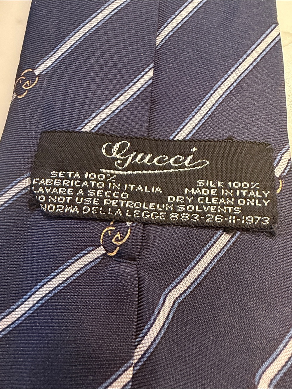 Vintage Gucci Navy Blue Silk Diagonal Stripe Tie with GG Motif - Picture 4 of 8